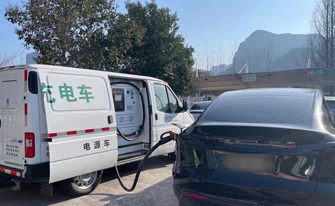 永靖汽车搭电