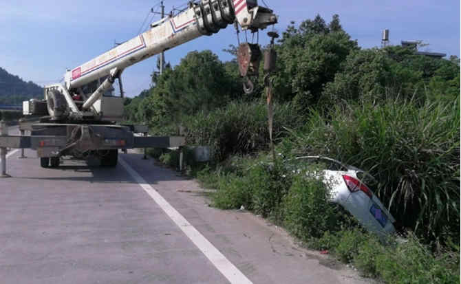 永靖重载吊车救援 永靖重载吊车救援